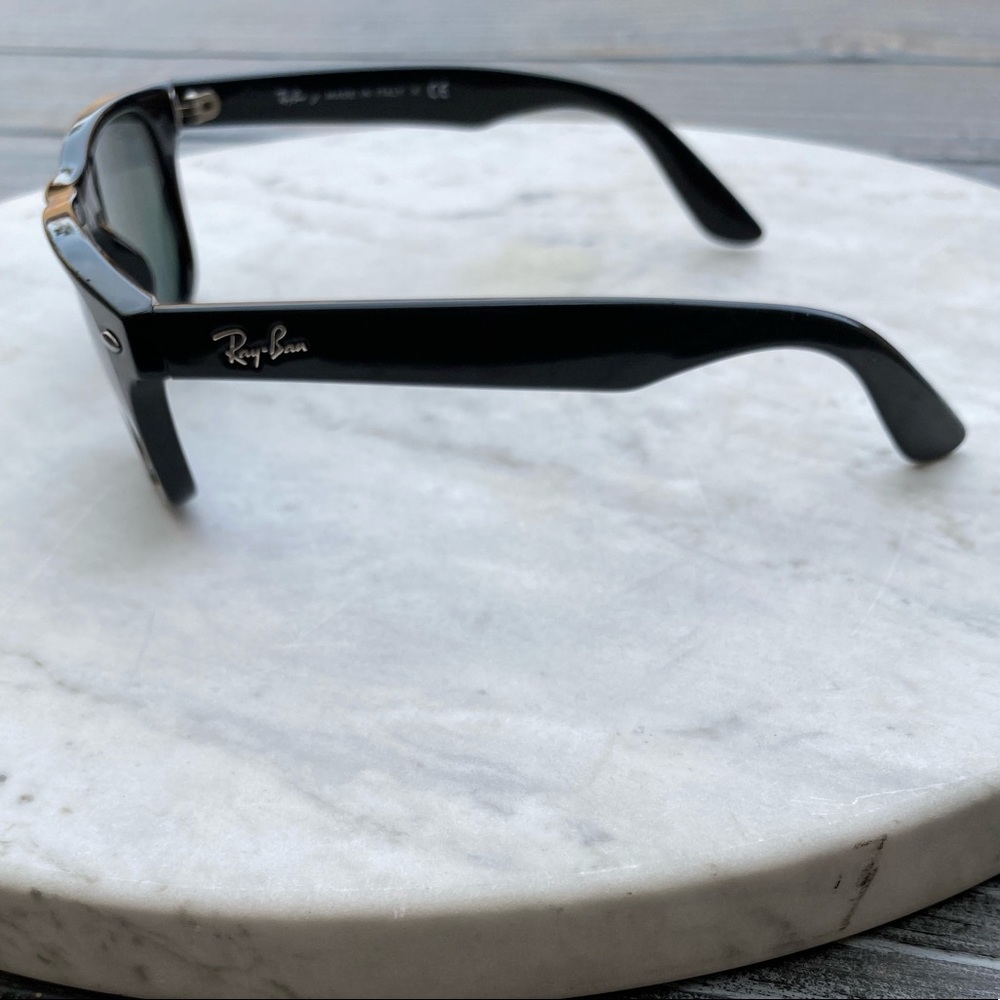 Black Ray-Ban Wayfarer Square Iconic Sunglasses - Picture 3 of 8